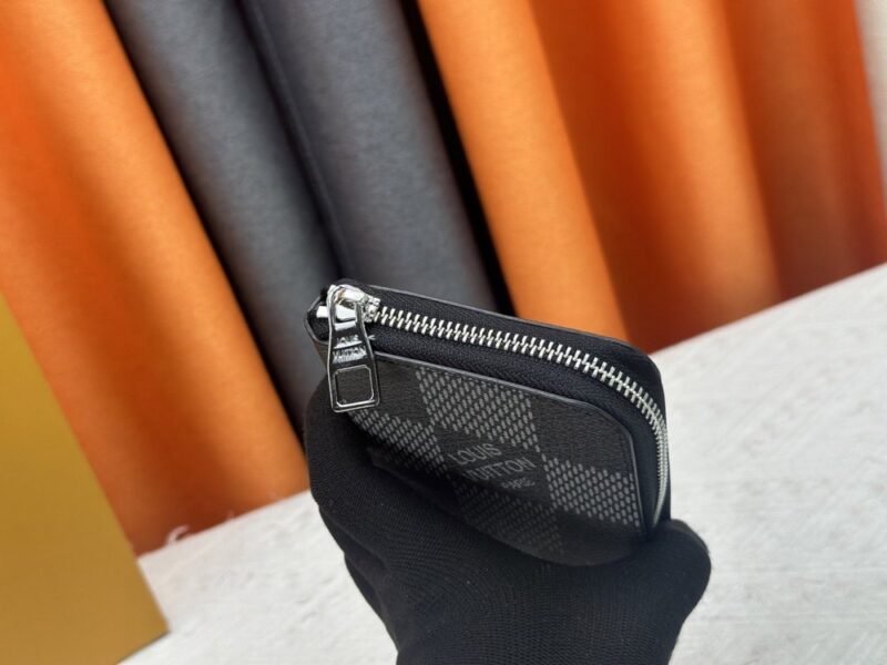 【AT13377】ルイ・ヴィトン（Louis Vuitton）カーフレザークラシックウォレット - 贅沢なビジネスアクセサリー | Louis Vuitton