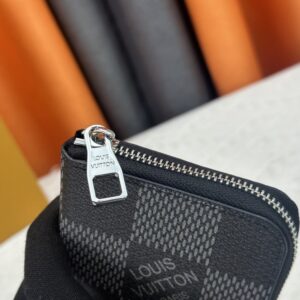 【AT13377】ルイ・ヴィトン（Louis Vuitton）カーフレザークラシックウォレット - 贅沢なビジネスアクセサリー | Louis Vuitton