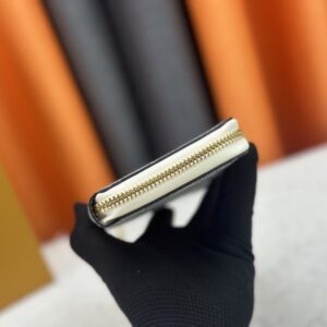【AT13378】高級キャリーバッグ用財布 - 輝く都市のエリート向けカーフスキン旅行財布 | Louis Vuitton Paris