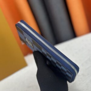 【AT13379】ルイ・ヴィトンのチェッカーパターンカーフスキン財布 - ファッションと実用を完璧に融合した贅沢アイテム | Louis Vuitton