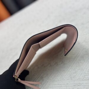 【AT13380】ルイ・ヴィトンVictorineコレクションの優雅なピンク財布 - モノグラムエンプレイントレザー | Louis Vuitton