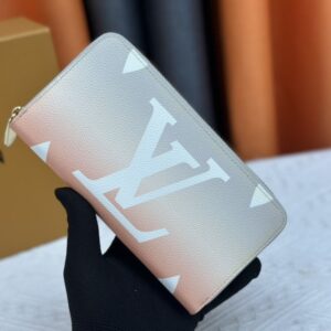【AT13382】ルイ・ヴィトン（Louis Vuitton）By The Poolグラデーションモノグラムウォレット、ピンク系ラグジュアリーデザイン | Louis Vuitton Paris