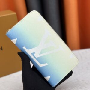 【AT13384】ルイ・ヴィトン グラデーションブルーウォレット - 海を感じる高級ファッションアクセサリー | LV
