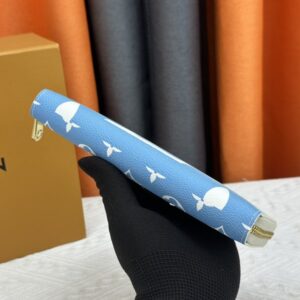 【AT13384】ルイ・ヴィトン グラデーションブルーウォレット - 海を感じる高級ファッションアクセサリー | LV