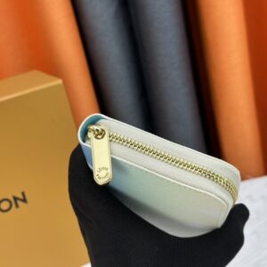 【AT13384】ルイ・ヴィトン グラデーションブルーウォレット - 海を感じる高級ファッションアクセサリー | LV