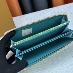 【AT13384】ルイ・ヴィトン グラデーションブルーウォレット - 海を感じる高級ファッションアクセサリー | LV