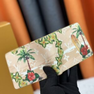 【AT13388】ルイ・ヴィトン トロピカルウォレット - ハイエンドな贅沢さとリゾート魅力を表現 | LV