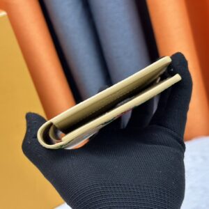【AT13388】ルイ・ヴィトン トロピカルウォレット - ハイエンドな贅沢さとリゾート魅力を表現 | LV