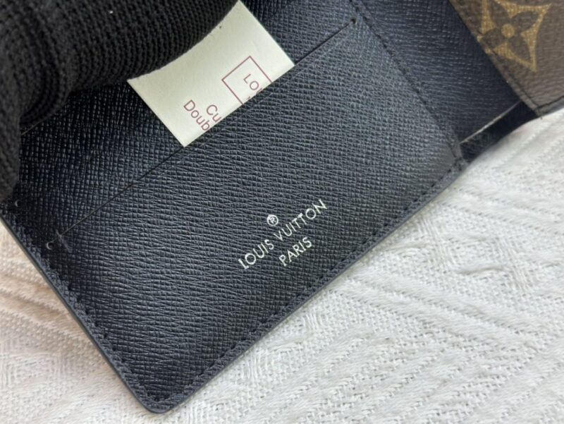 【AT13391】ルイヴィトン Monogram Macassarキャンバスウォレット、ブラック天然牛革仕上げ、優雅な男性向け小型ウォレット | Louis Vuitton Paris