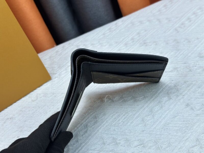 【AT13391】ルイヴィトン Monogram Macassarキャンバスウォレット、ブラック天然牛革仕上げ、優雅な男性向け小型ウォレット | Louis Vuitton Paris