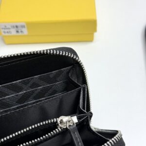【AT13393】フェンディの高級トップグレイン牛革財布 - 贅沢なブラックデザイン | Fendi