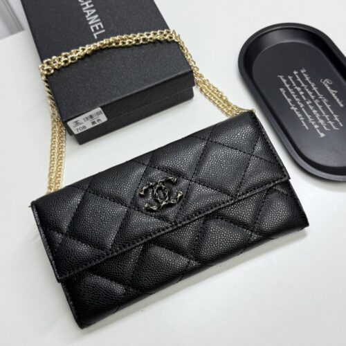 【AT13394】シャネルのクラシックキルティングウォレット：上質な牛革でエレガントなデザイン | Chanel