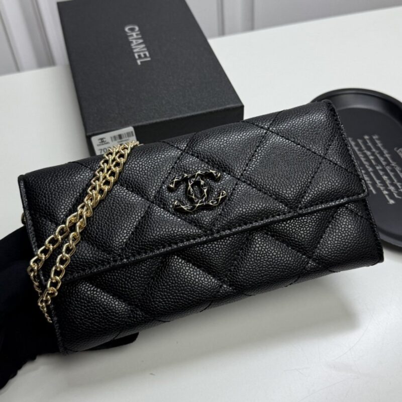 【AT13394】シャネルのクラシックキルティングウォレット：上質な牛革でエレガントなデザイン | Chanel