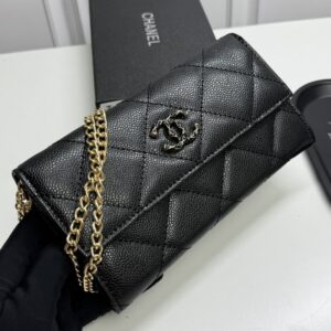 【AT13394】シャネルのクラシックキルティングウォレット：上質な牛革でエレガントなデザイン | Chanel
