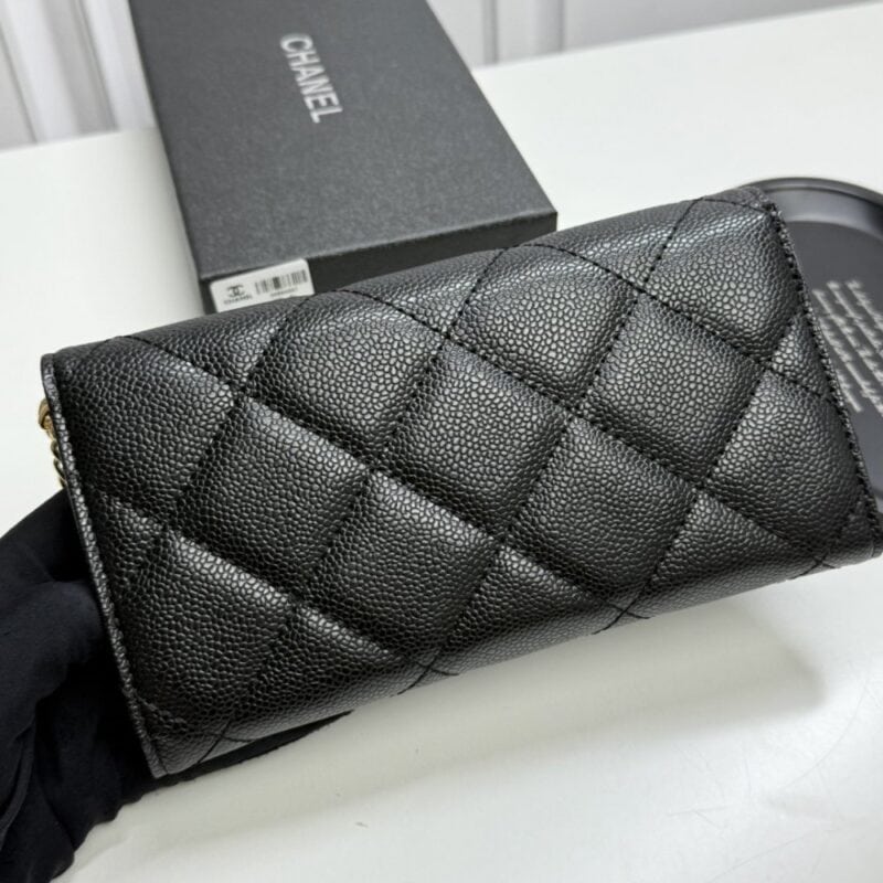 【AT13394】シャネルのクラシックキルティングウォレット：上質な牛革でエレガントなデザイン | Chanel