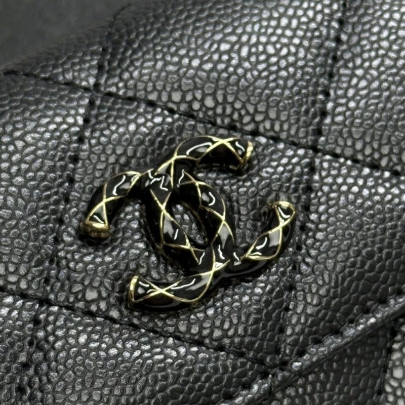 【AT13394】シャネルのクラシックキルティングウォレット：上質な牛革でエレガントなデザイン | Chanel