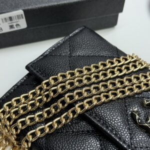 【AT13394】シャネルのクラシックキルティングウォレット：上質な牛革でエレガントなデザイン | Chanel