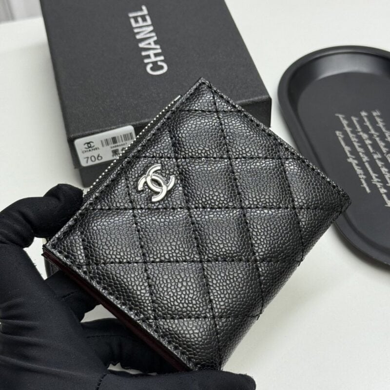 【AT13395】シャネルの贅沢なダイヤ型財布 - エレガントな日常必需品 | Chanel