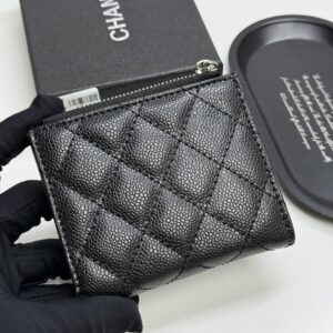 【AT13395】シャネルの贅沢なダイヤ型財布 - エレガントな日常必需品 | Chanel