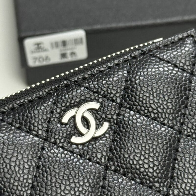 【AT13395】シャネルの贅沢なダイヤ型財布 - エレガントな日常必需品 | Chanel