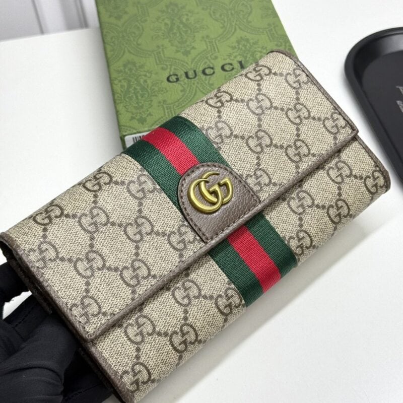 【AT13403】Gucciのクラシックな長財布 - 高品質カーフスキン製、GGモノグラム柄、複数カードスロット付き | Gucci Italy