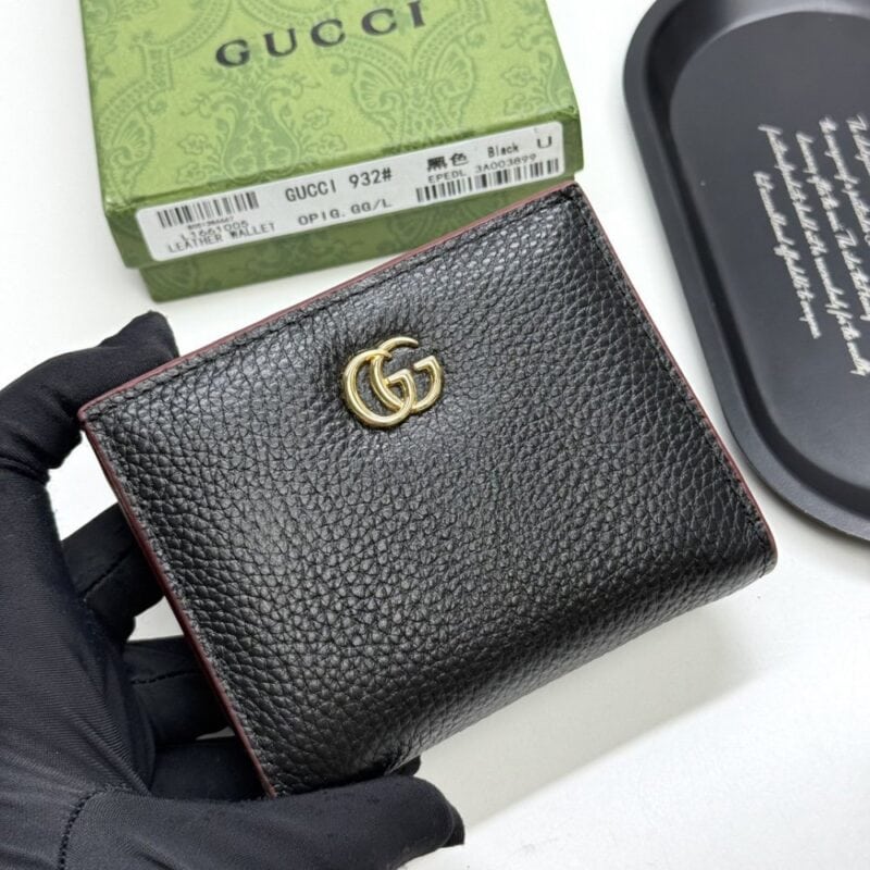 【AT13407】グッチの贅沢なエンボスレザーショートウォレット | Gucci Italy