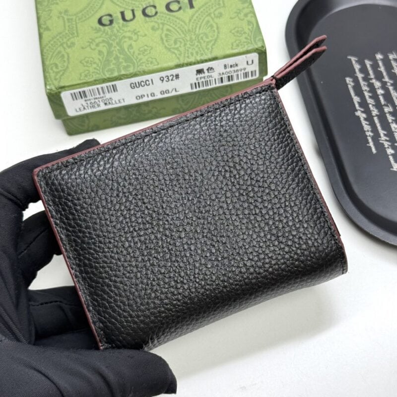 【AT13407】グッチの贅沢なエンボスレザーショートウォレット | Gucci Italy
