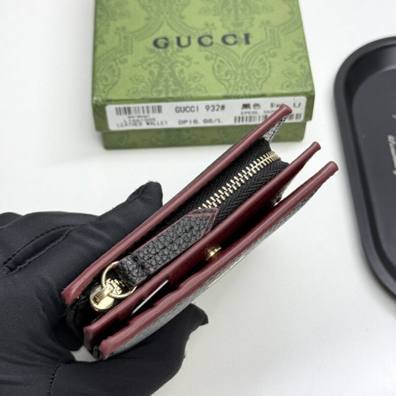【AT13407】グッチの贅沢なエンボスレザーショートウォレット | Gucci Italy