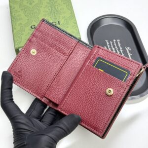 【AT13407】グッチの贅沢なエンボスレザーショートウォレット | Gucci Italy