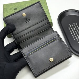 【AT13409】グッチのクラシックなレザーウォレット - 高級牛革素材、エレガントなデザイン、ビジネスやデートに最適 | Gucci Italy