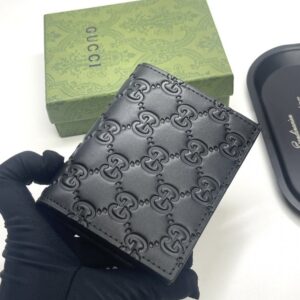 【AT13414】グッチのGGエンボス財布 - 高級羊革素材で贅沢なスタイルを演出 | Gucci