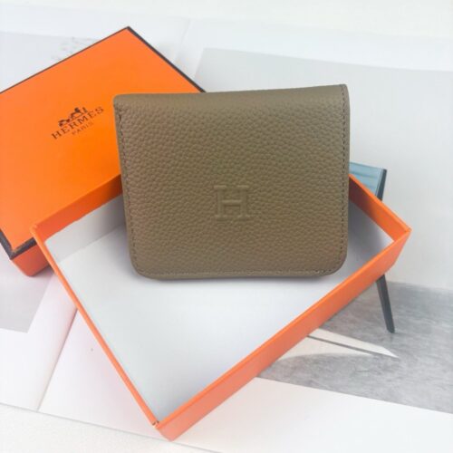 【AT13420】HermèsのBareniaカーフスキン製ミニ財布、上品なグレー、精巧なデザイン、軽量で使いやすい | Hermès