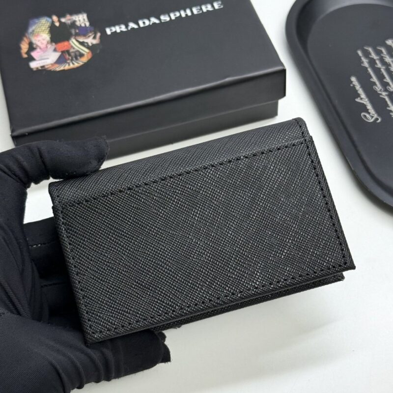 【AT13422】プラダ（Prada）の高級牛革名刺入れ｜ビジネス用品位とエレガントなセンスを演出 | Prada
