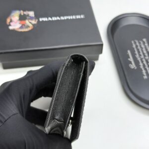 【AT13422】プラダ（Prada）の高級牛革名刺入れ｜ビジネス用品位とエレガントなセンスを演出 | Prada