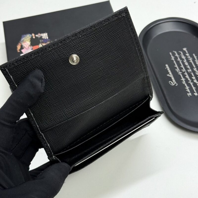【AT13422】プラダ（Prada）の高級牛革名刺入れ｜ビジネス用品位とエレガントなセンスを演出 | Prada