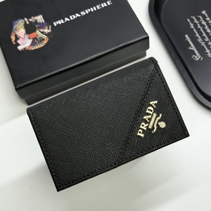 【AT13424】プラダのエレガントで贅沢な名刺入れ。ビジネスエリート必見！ | Prada Italy