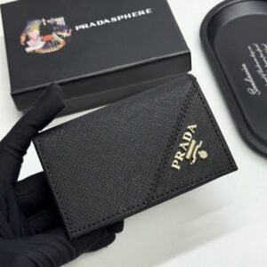 【AT13424】プラダのエレガントで贅沢な名刺入れ。ビジネスエリート必見！ | Prada Italy