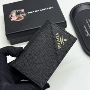 【AT13424】プラダのエレガントで贅沢な名刺入れ。ビジネスエリート必見！ | Prada Italy
