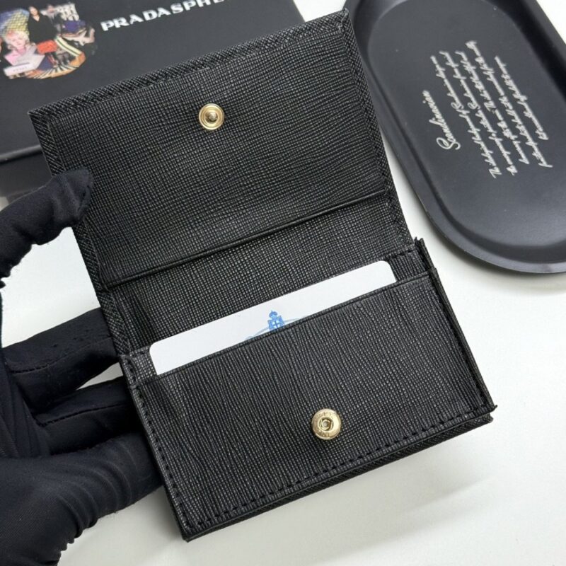 【AT13428】プラダPrada 高級ブランド牛革名刺入れ、エレガントなビジネスアクセサリー | Prada Italy