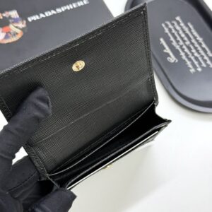 【AT13428】プラダPrada 高級ブランド牛革名刺入れ、エレガントなビジネスアクセサリー | Prada Italy