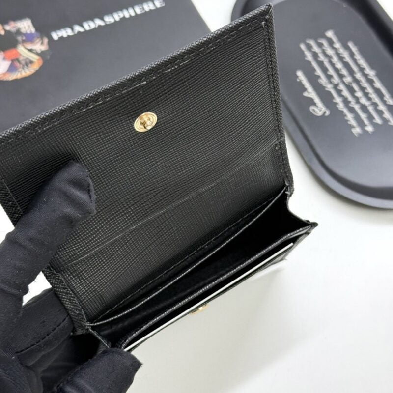 【AT13428】プラダPrada 高級ブランド牛革名刺入れ、エレガントなビジネスアクセサリー | Prada Italy