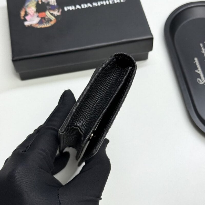 【AT13429】プラダPrada ラグジュアリーな名刺入れ | Prada Milano
