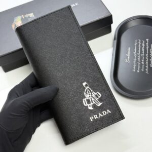 【AT13430】プラダPrada：高級牛革財布、洗練された品味と実用性の融合 | Prada Italy