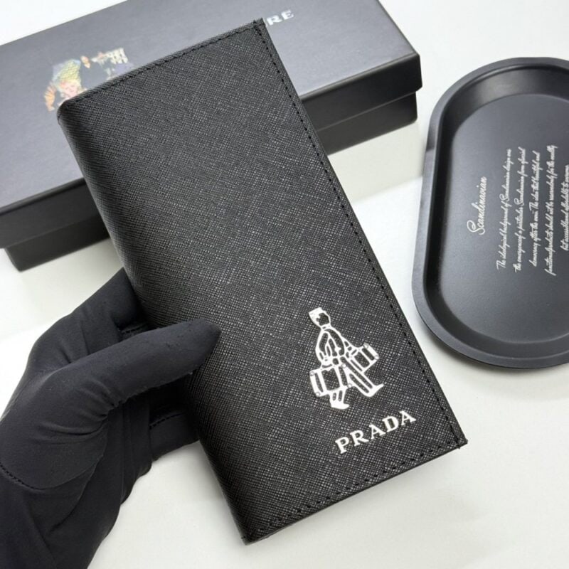 【AT13430】プラダPrada：高級牛革財布、洗練された品味と実用性の融合 | Prada Italy