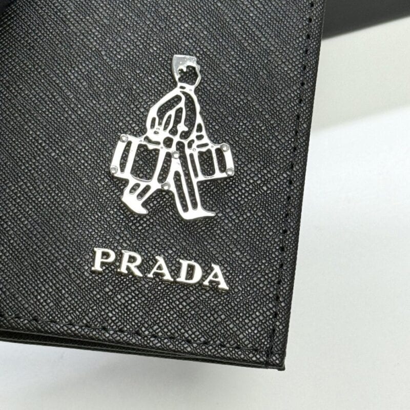 【AT13430】プラダPrada：高級牛革財布、洗練された品味と実用性の融合 | Prada Italy
