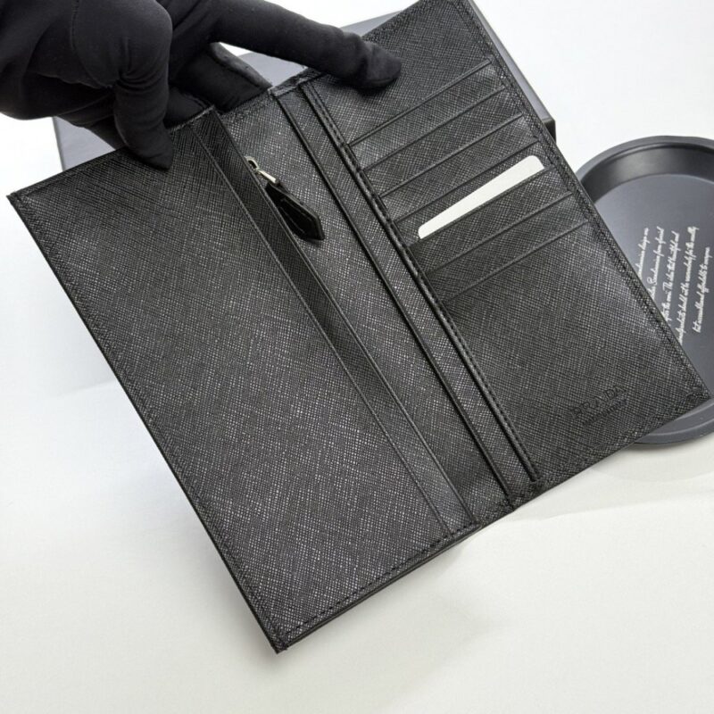 【AT13430】プラダPrada：高級牛革財布、洗練された品味と実用性の融合 | Prada Italy
