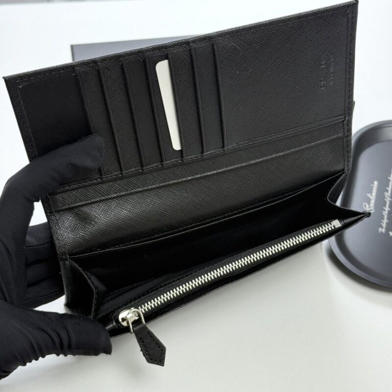 【AT13430】プラダPrada：高級牛革財布、洗練された品味と実用性の融合 | Prada Italy
