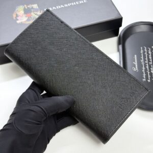 【AT13432】プラダ（Prada） エンボス レザー 長財布 ブラック エレガントな都会のスタイル | Prada