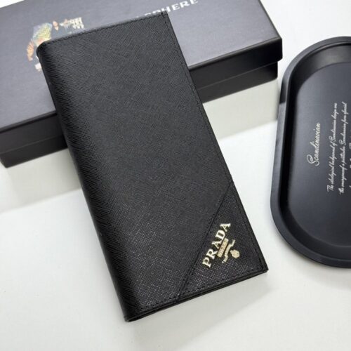 【AT13436】プラダ Prada ブラックサフィアーノレザーロングウォレット 高級品位と機能性を兼ね備えた男女兼用アイテム | Prada Milano
