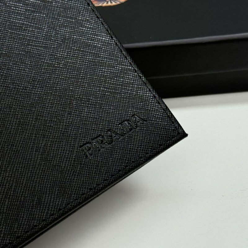 【AT13440】プラダClassicoクラシック型押し牛革財布メンズ/レディース用 | Prada Milano